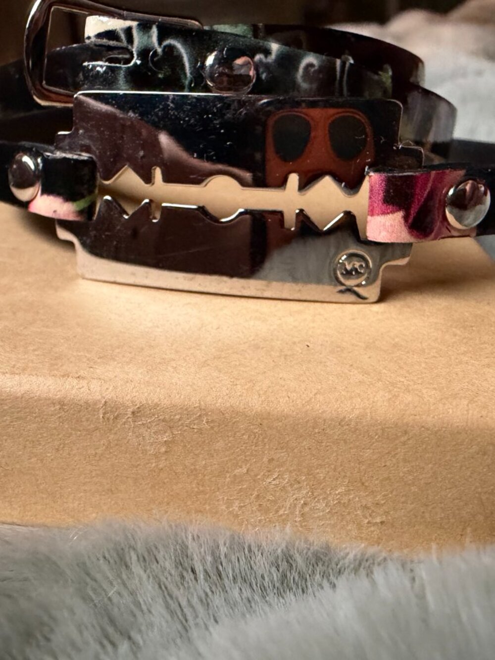 McQ Alexander McQueen Floral Razor-Blade Wrap Bracelet - Picture 8 of 10